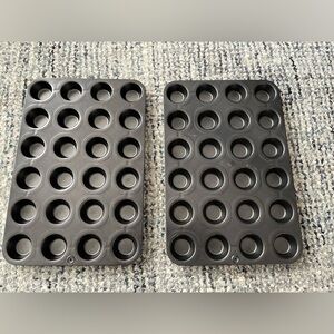 Pampered Chef mini muffin tin x2